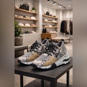 Steve Madden Cliff Snake Print Chunky Sneakers | Size 9
